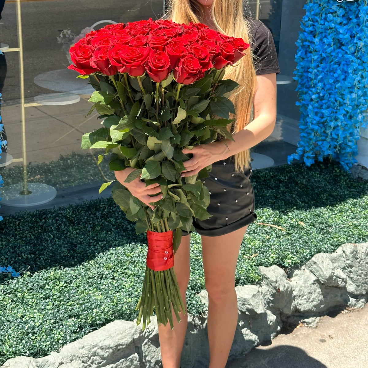 Classic Elegance Long Stemmed Red Roses in Burbank, Los Angeles, CA