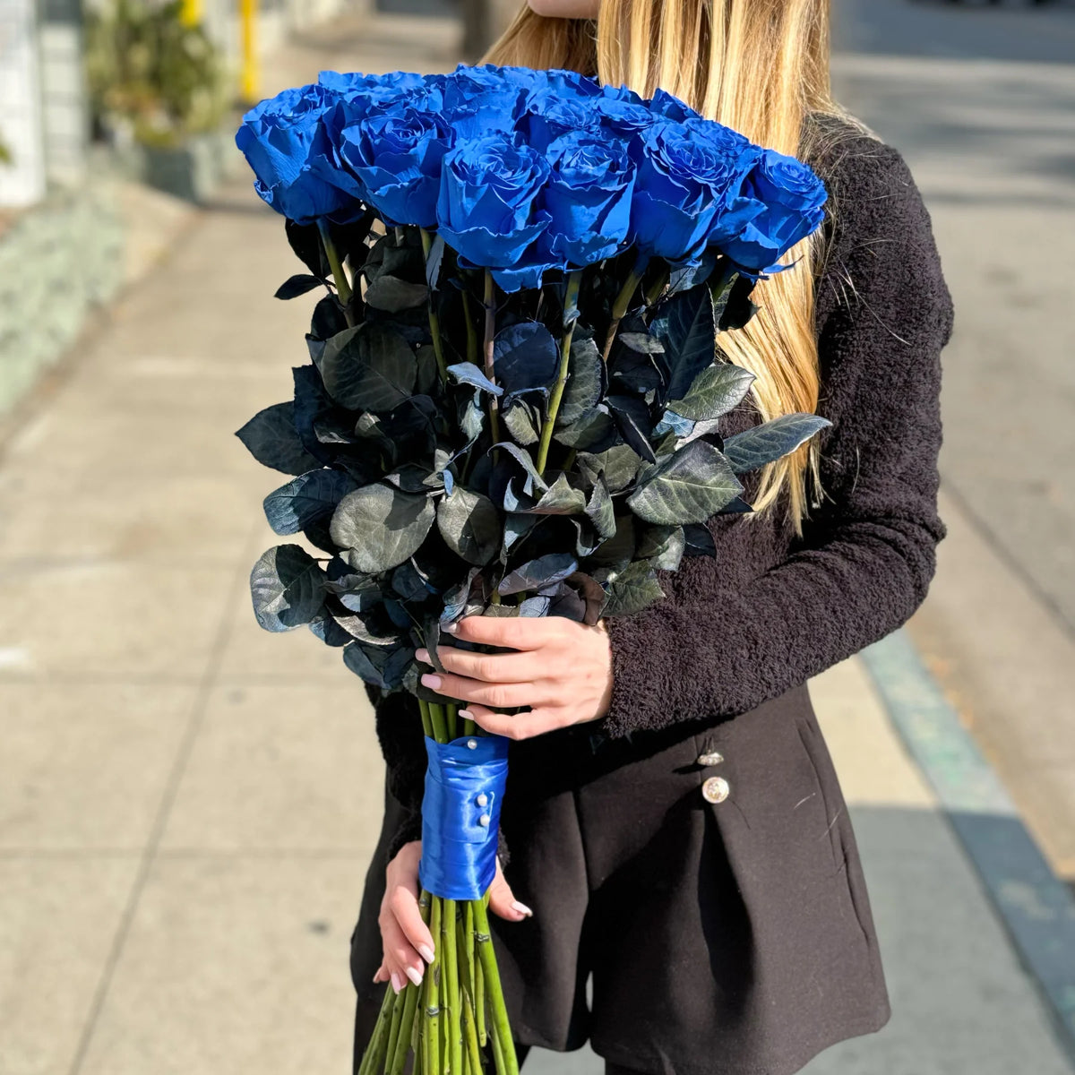 Unique Elegance: Blue Roses for Valentine's Day in Burbank, Los Angeles, CA