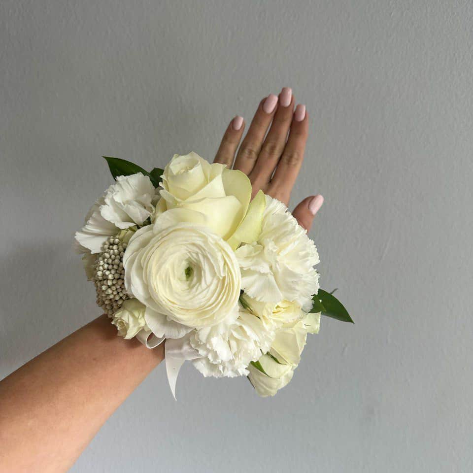 Corsage and boutonniere in Los Angeles, CA