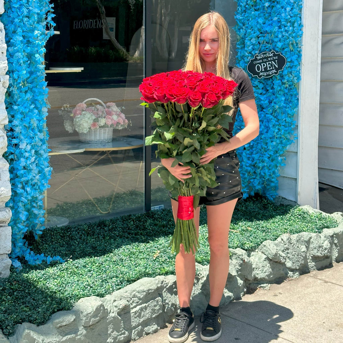 Classic Elegance Long Stemmed Red Roses in Burbank, Los Angeles, CA