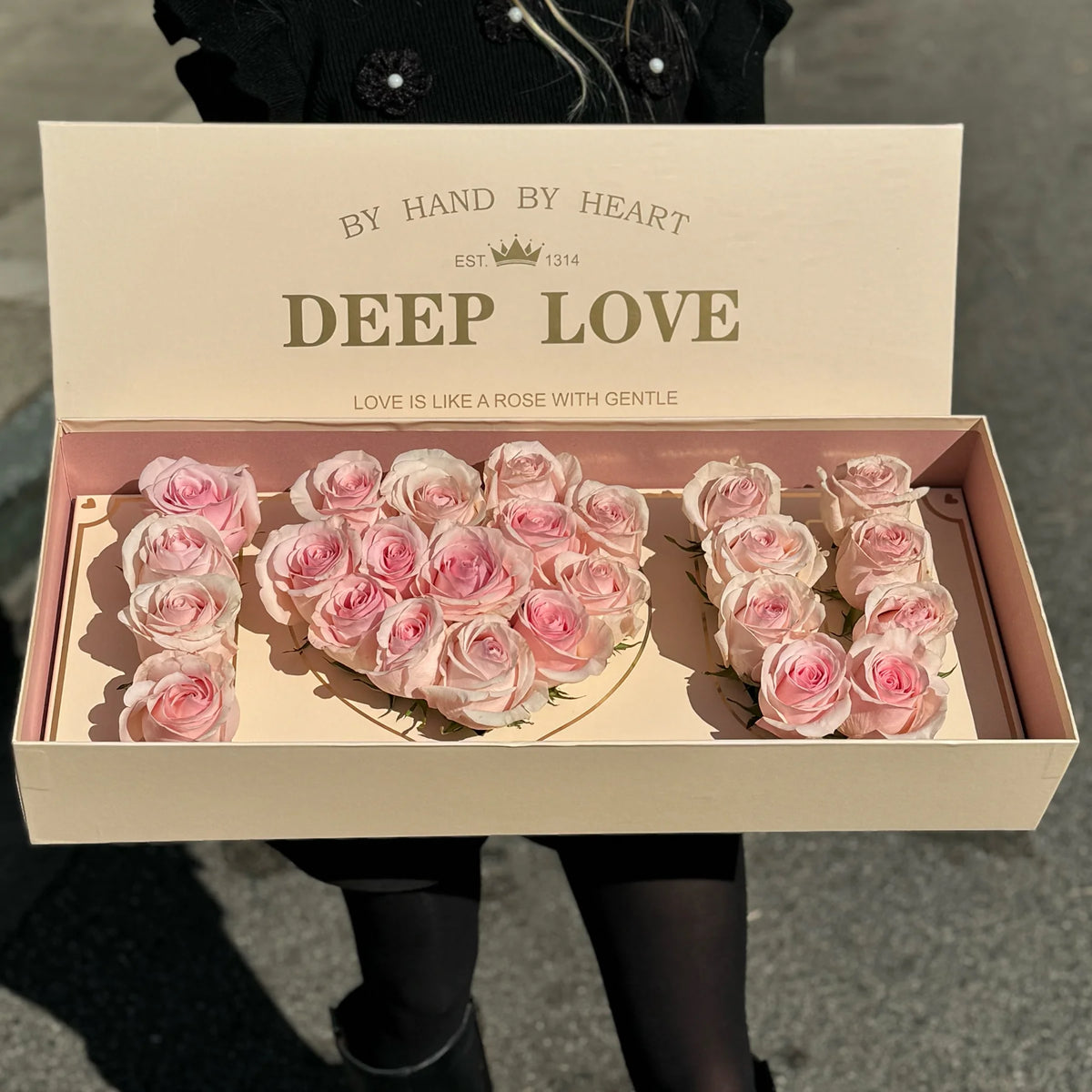 Romantic Bliss: Pink Box with Pink Roses 'I LOVE YOU' in Burbank, Los ...